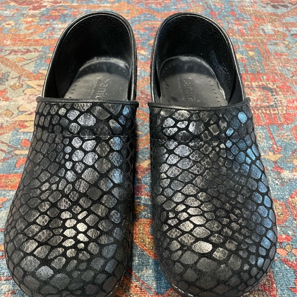 Sanita, Black Clog with Skin print, size 40, EXCELLENT condition - Picture 1 of 4